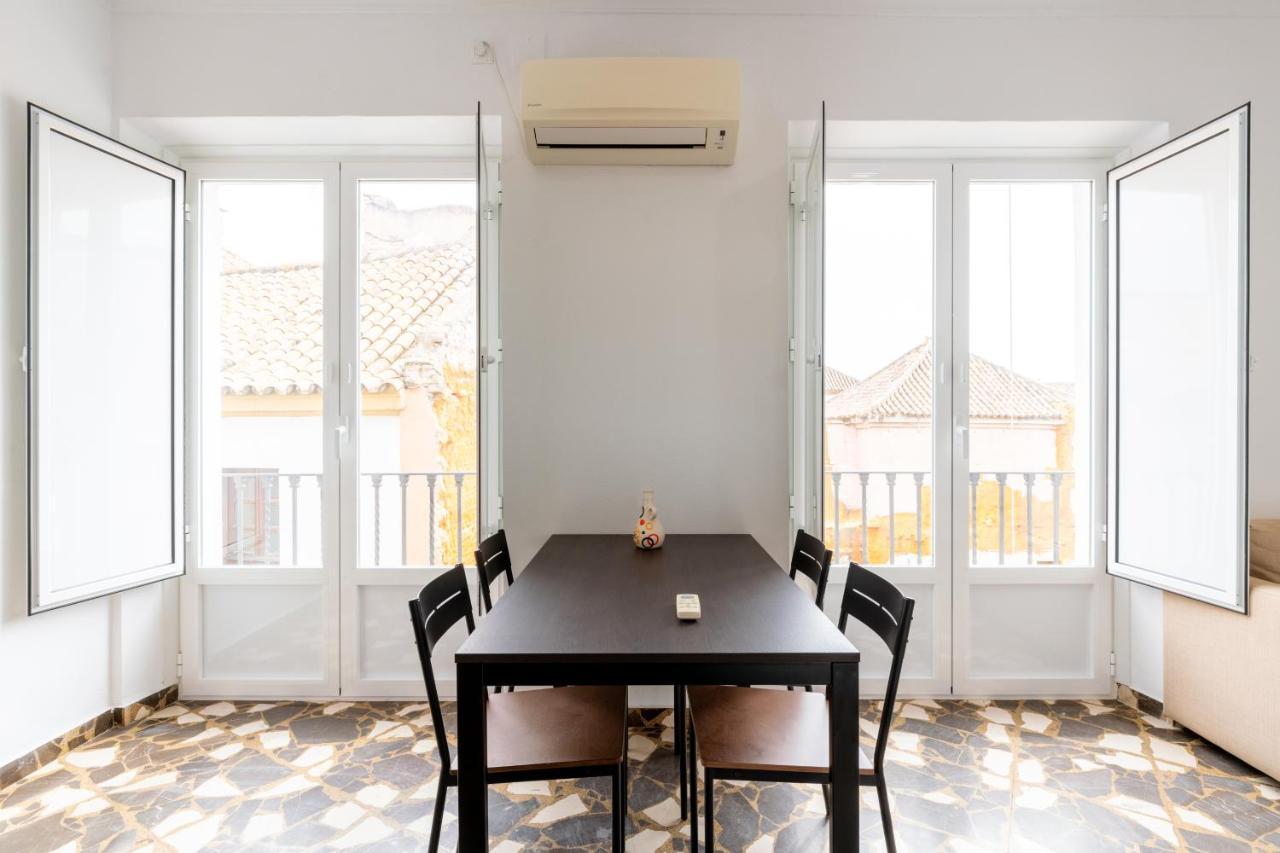 Aoa Conde De Ibarra Apartment Séville Extérieur photo