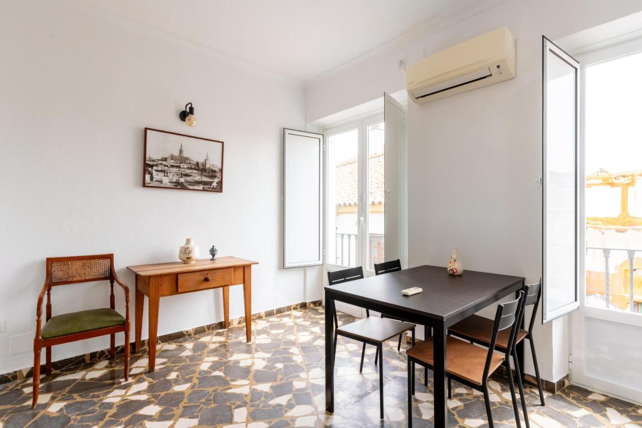 Aoa Conde De Ibarra Apartment Séville Extérieur photo