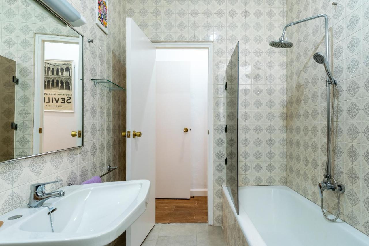 Aoa Conde De Ibarra Apartment Séville Extérieur photo