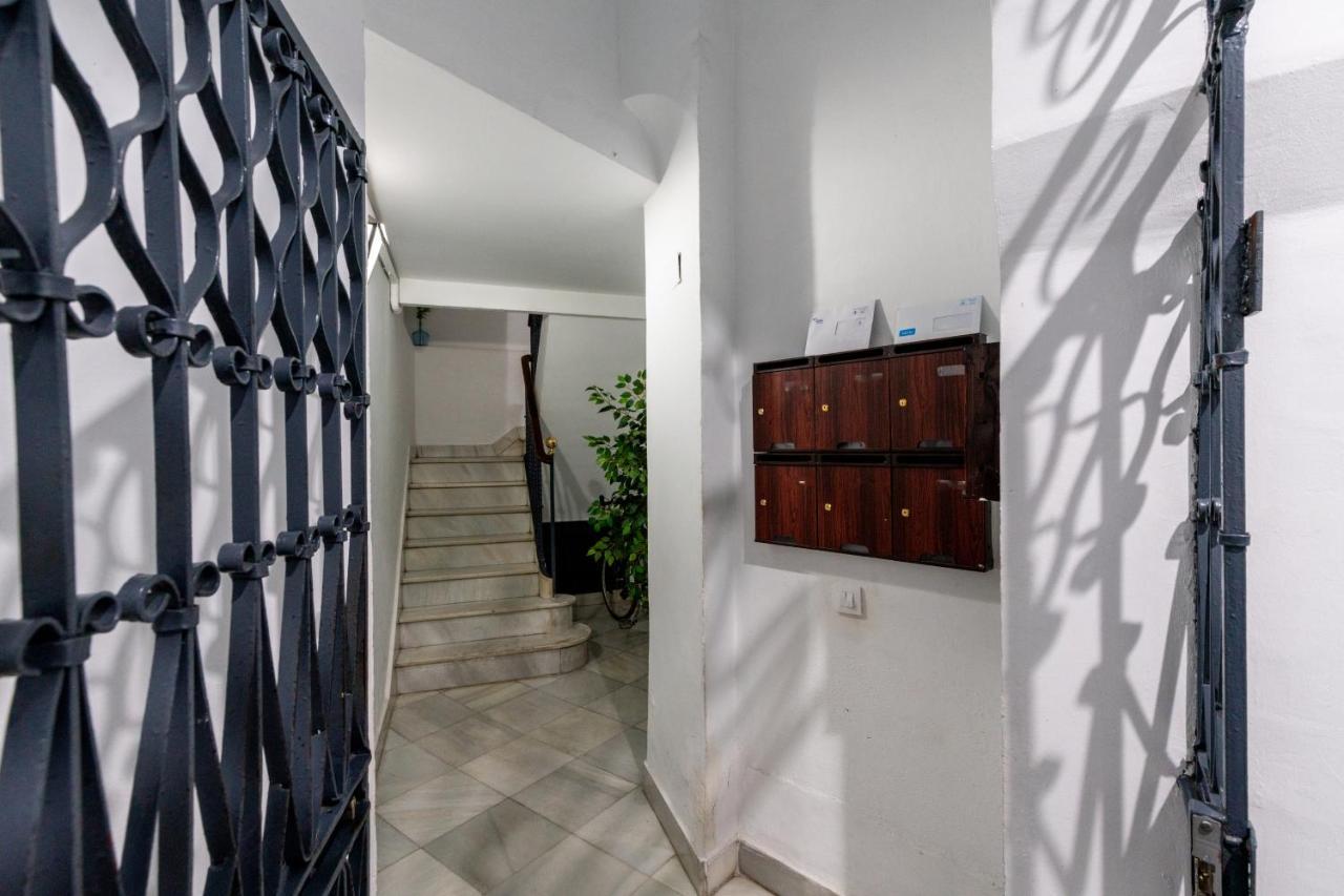 Aoa Conde De Ibarra Apartment Séville Extérieur photo